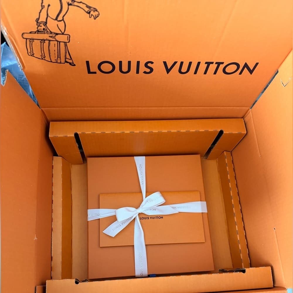 Louis Vuitton Brown and Red Cerisé Cherry Silk Scarf Size 55cm NEW 2025 - Thumbnail 6