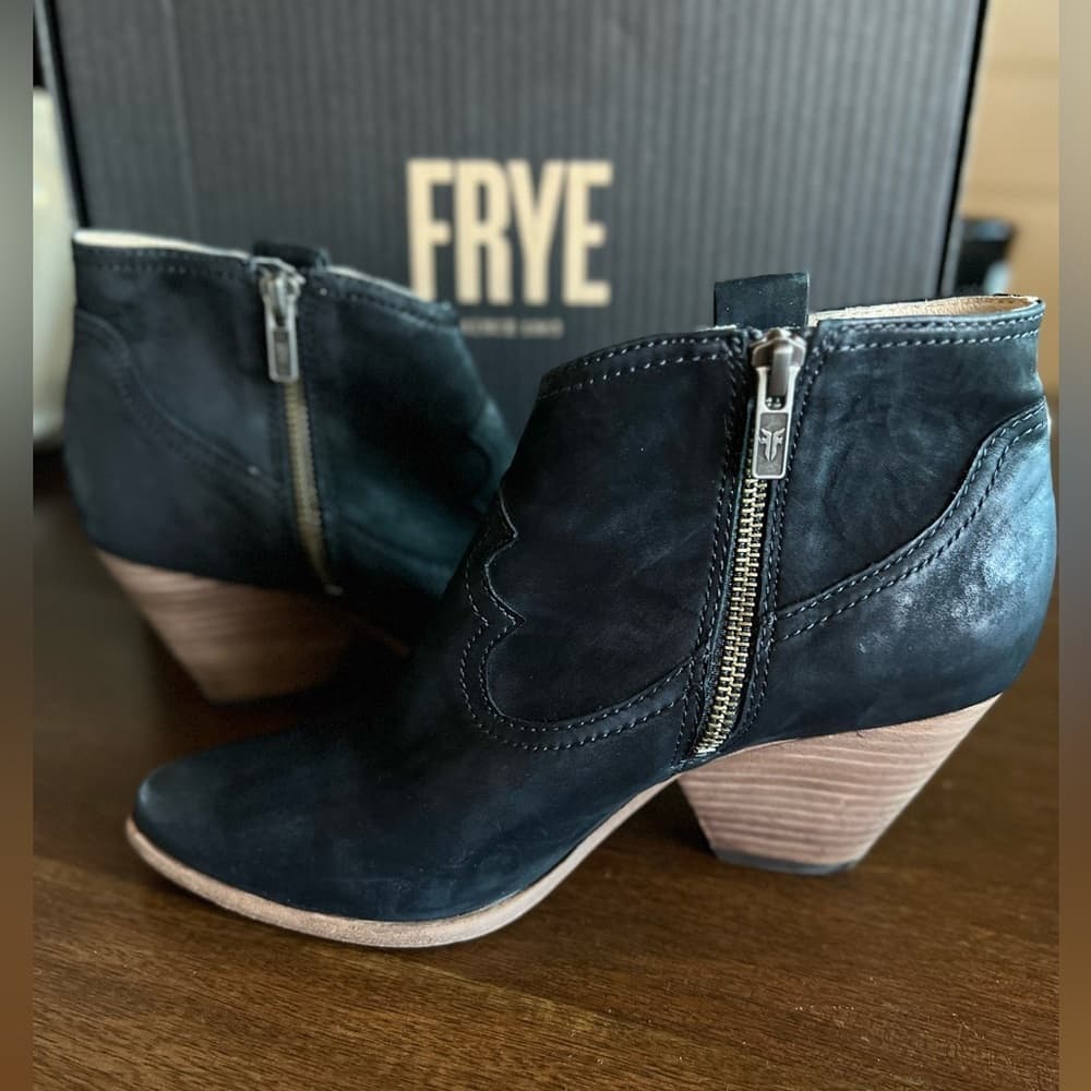 FRYE Reina Black Suede Oil Slick Leather Ankle Chunky Heel Booties US 7 - Thumbnail 8