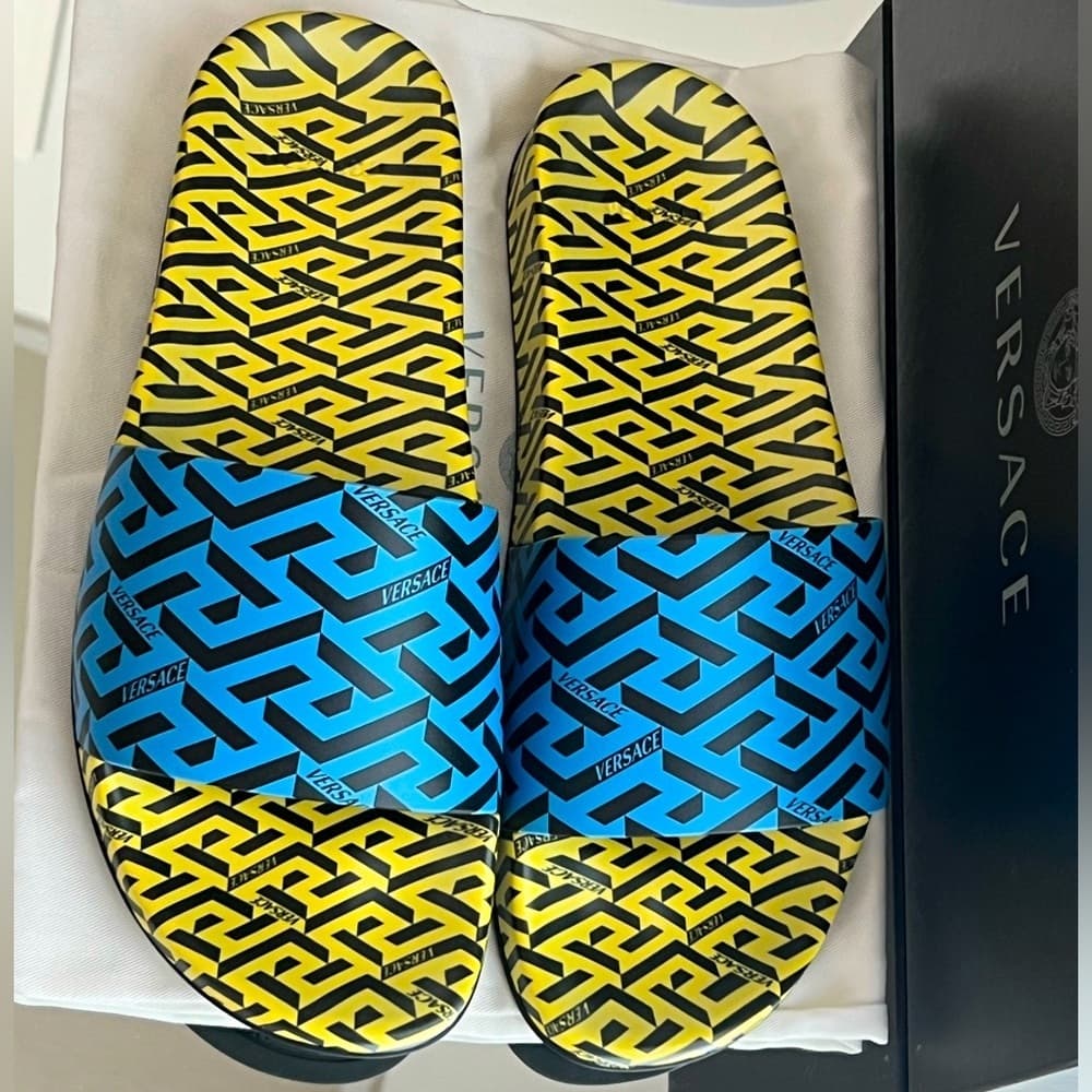 Versace La Greca Design Men’s Monogram Pool Slides Beach Sandals EU 45 - Thumbnail 2