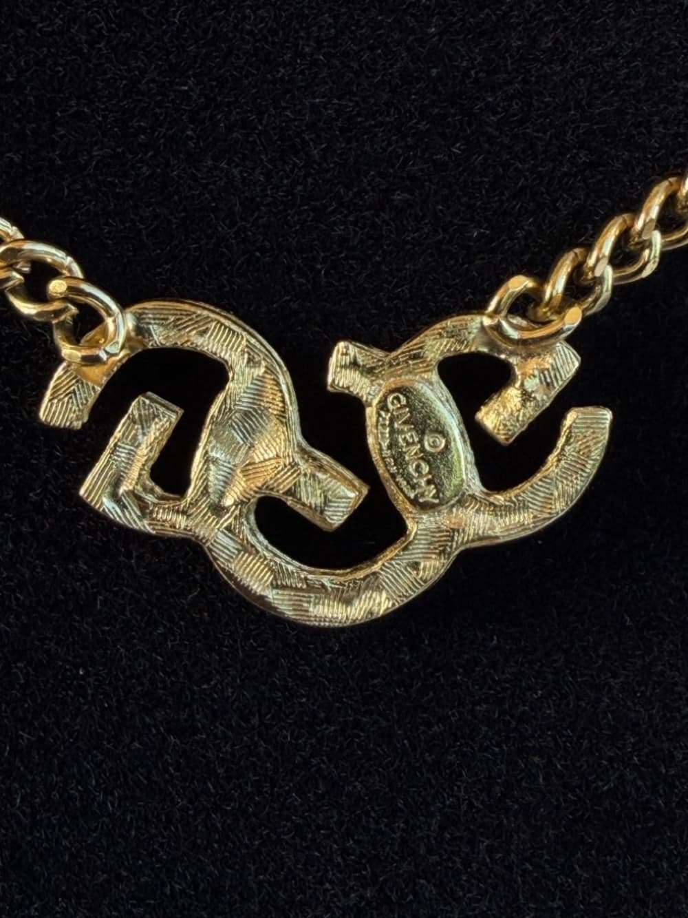 GIVENCHY Triple G Logo Crystal Pendant Chainlink 17 in Necklace Vintage - Thumbnail 5