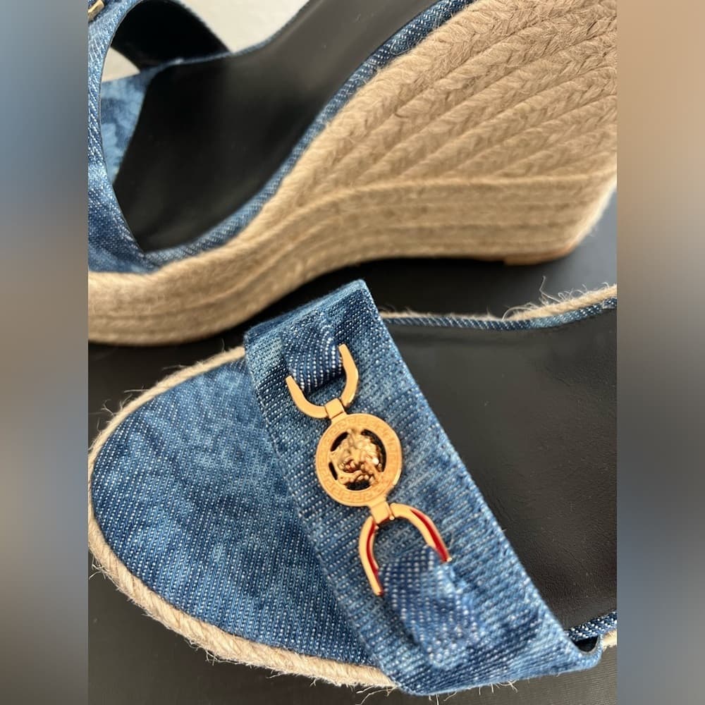 NEW VERSACE ‘95 Medusa Crystals Denim Barocco Print Platform Wedge Sandals 41 - Thumbnail 6