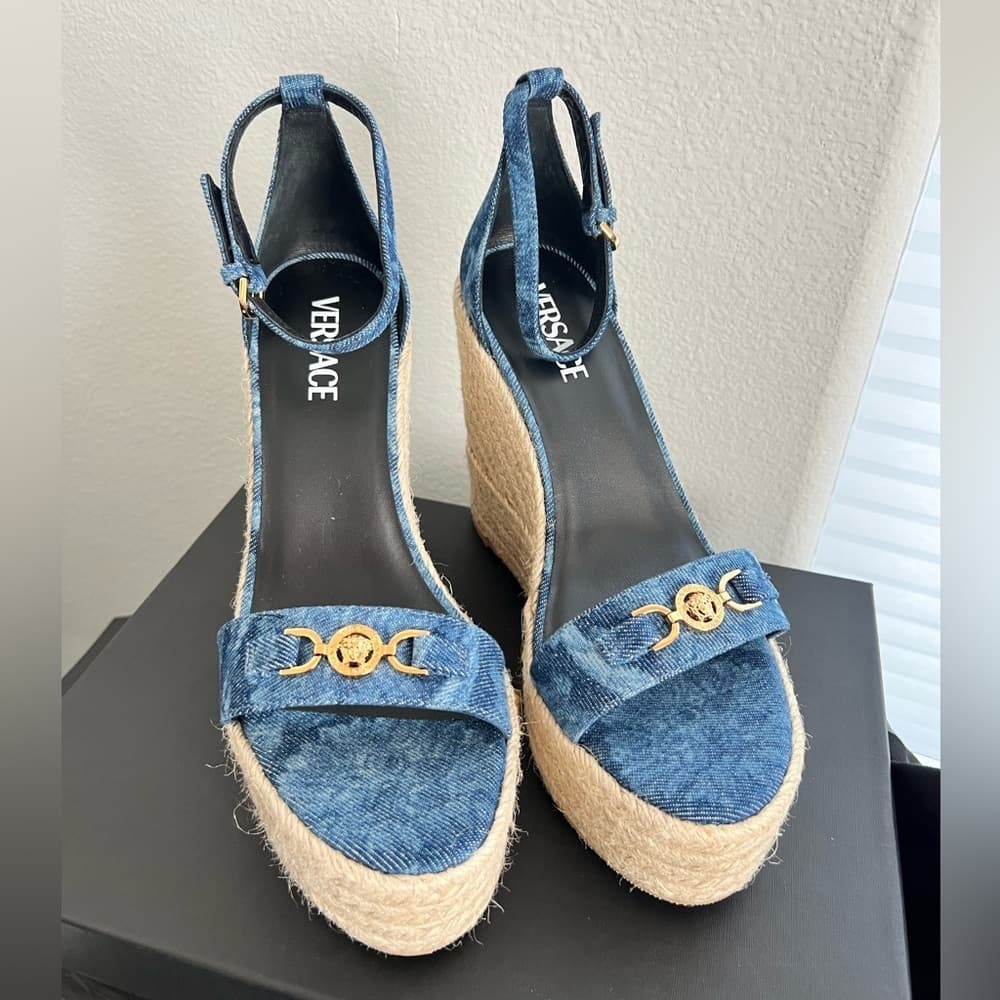 NEW VERSACE ‘95 Medusa Crystals Denim Barocco Print Platform Wedge Sandals 41 - Thumbnail 9
