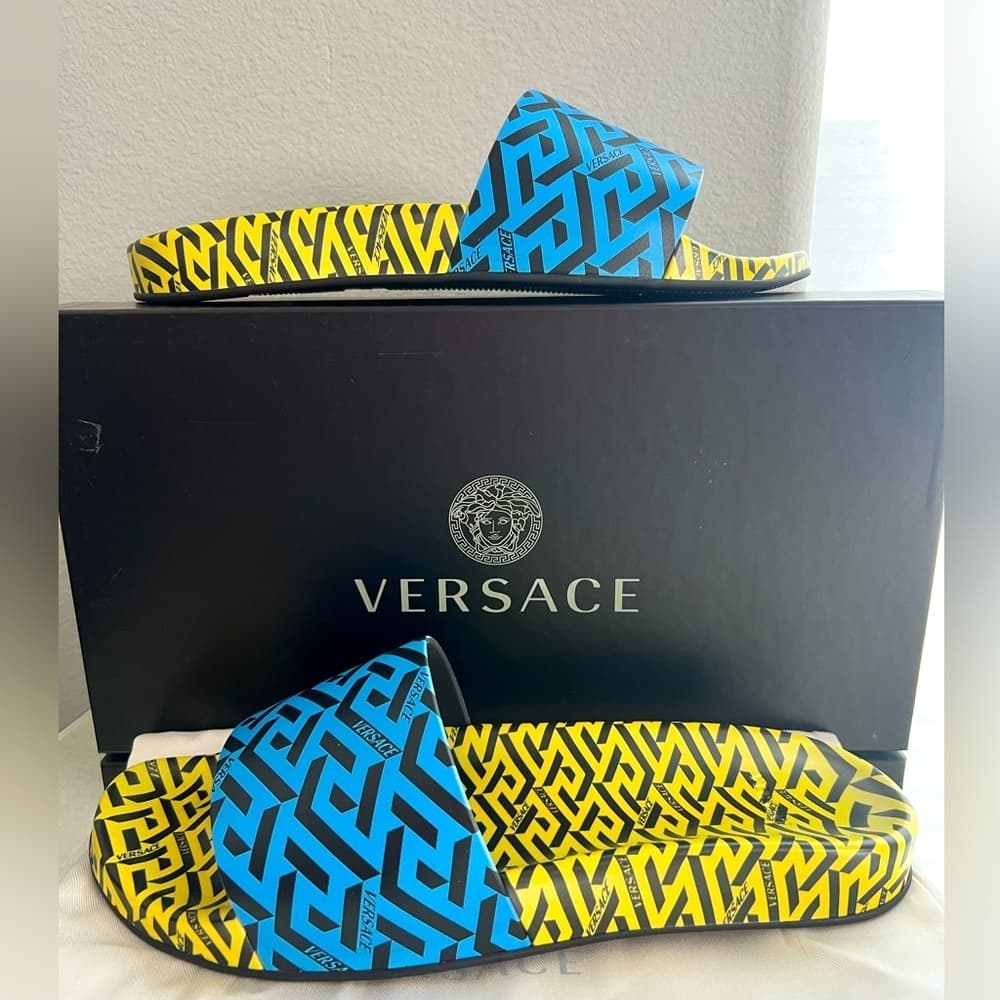 Versace La Greca Design Men’s Monogram Pool Slides Beach Sandals EU 45 - Thumbnail 3