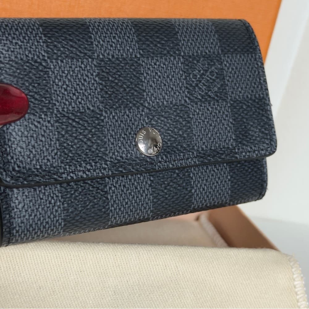 Louis Vuitton Damier Graphite 6 Key Holder Canvas Silver Metal Wallet AUTHENTIC - Thumbnail 2