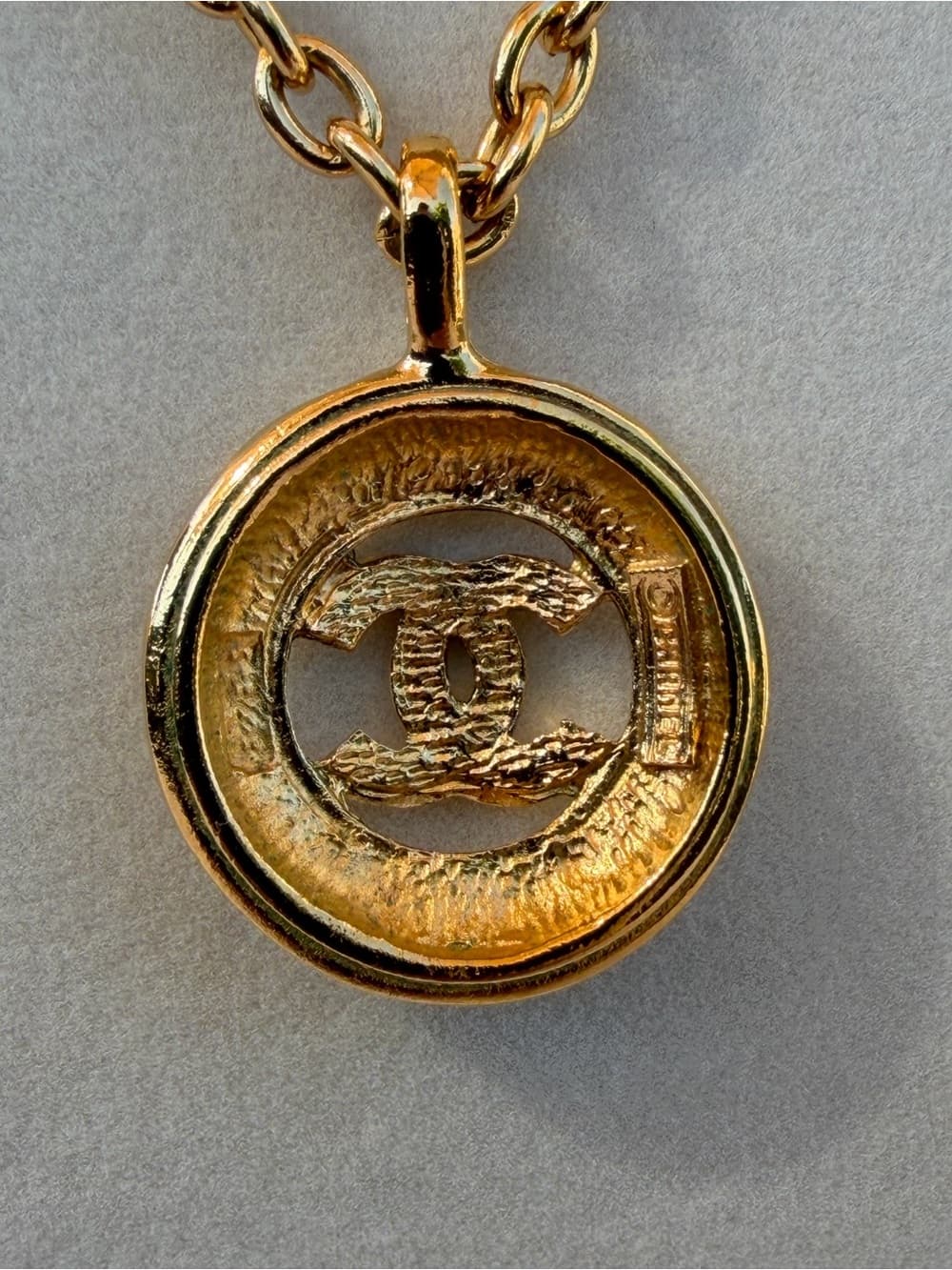 CHANEL CC SUNBURST Cut out Medallion Gold Plated Necklace Vintage Style Pendant - Thumbnail 7