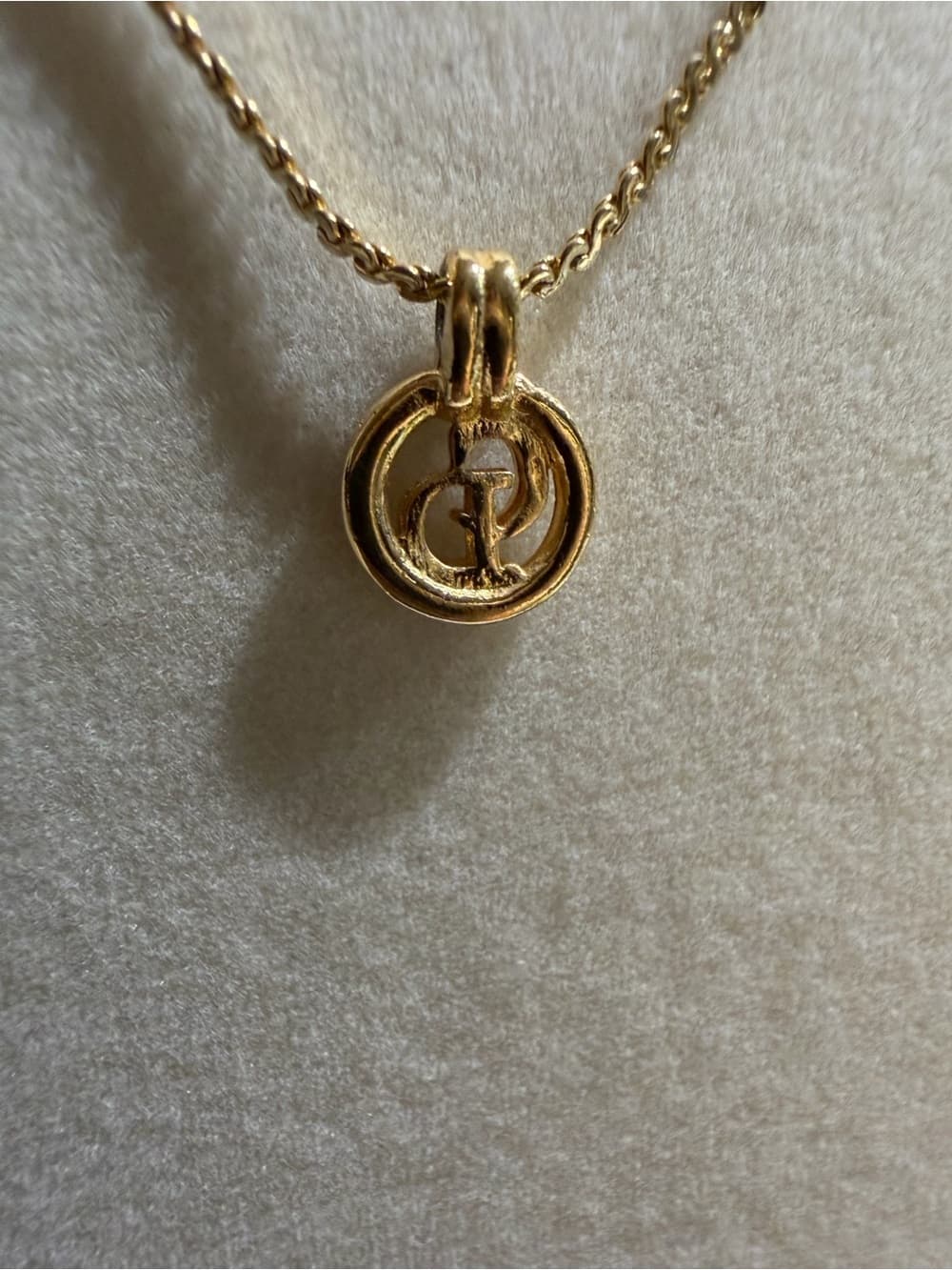 DIOR Dainty CD Logo Circle Pendant Necklace 17in - Thumbnail 4