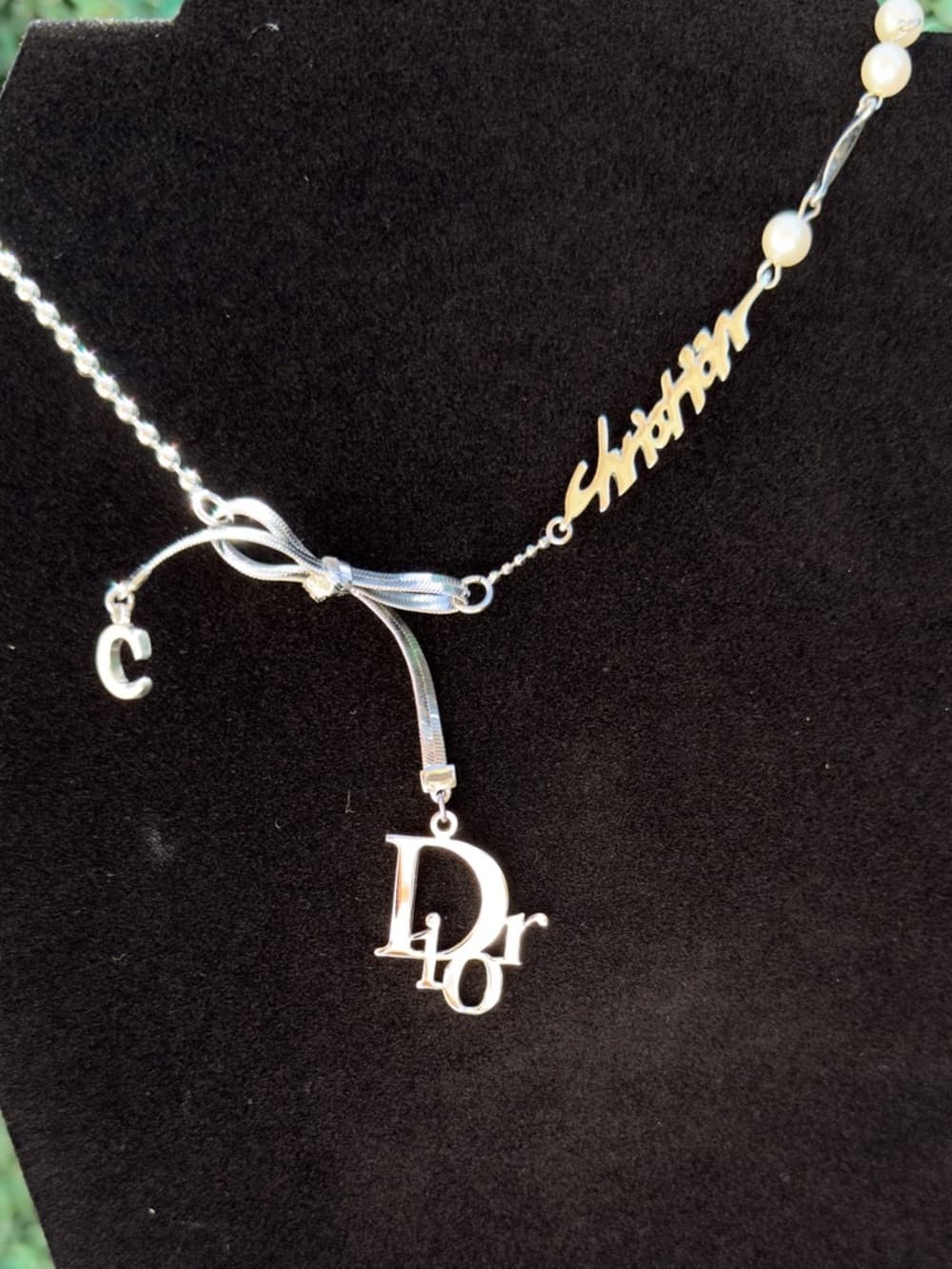 DIOR Cursive Script Choker Logo Pearl & Metal Bowtie CD Silver Tone Chain RARE - Thumbnail 2