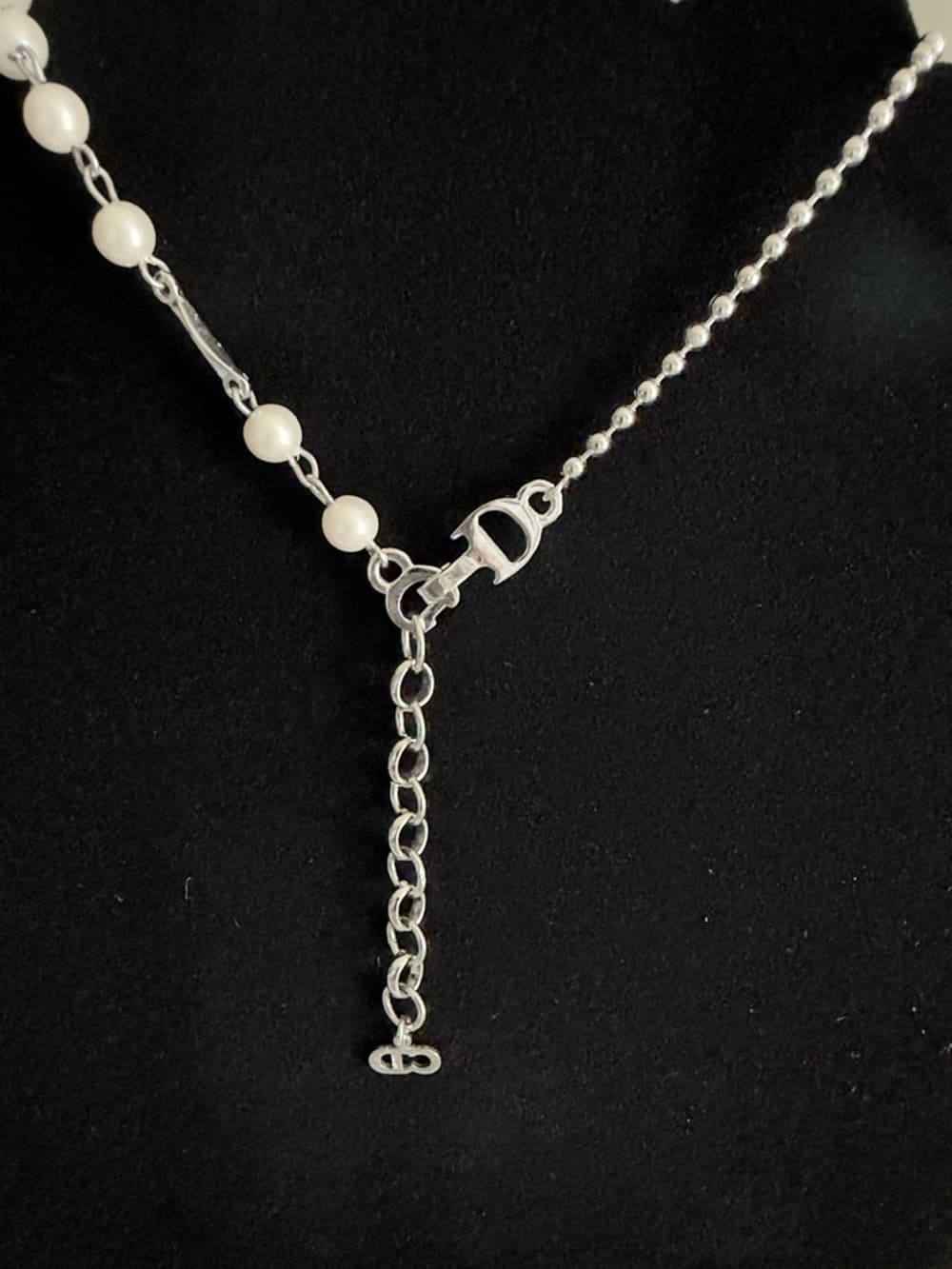 DIOR Cursive Script Choker Logo Pearl & Metal Bowtie CD Silver Tone Chain RARE - Thumbnail 7