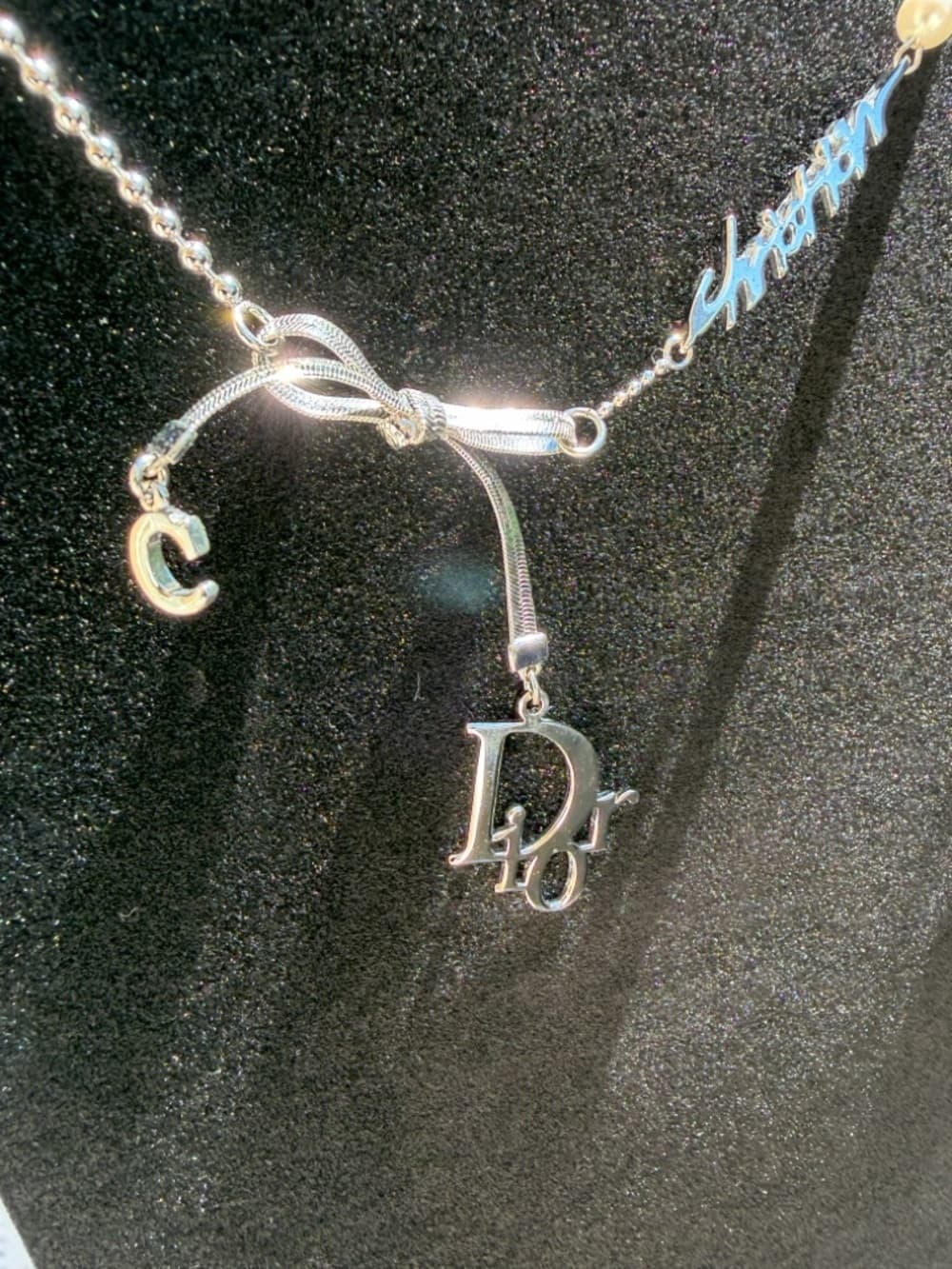 DIOR Cursive Script Choker Logo Pearl & Metal Bowtie CD Silver Tone Chain RARE - Thumbnail 4