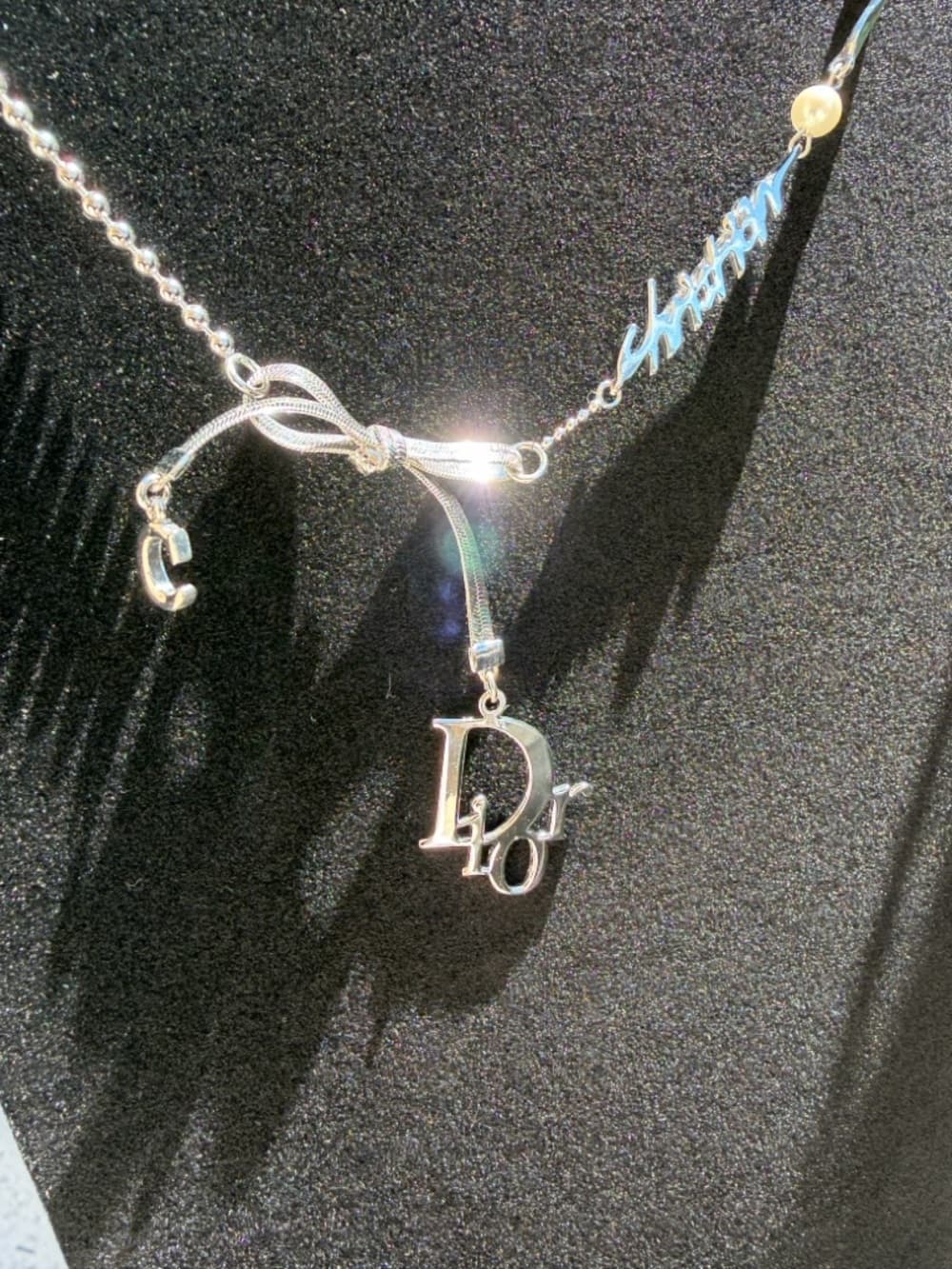 DIOR Cursive Script Choker Logo Pearl & Metal Bowtie CD Silver Tone Chain RARE - Thumbnail 3