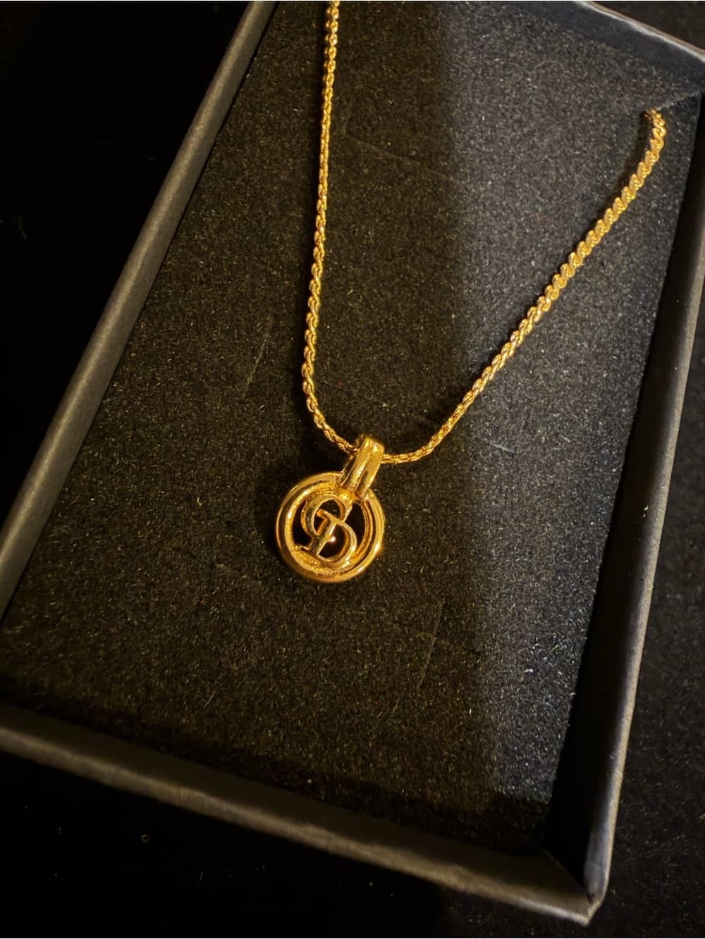 DIOR Dainty CD Logo Circle Pendant Necklace 17in - Thumbnail 10