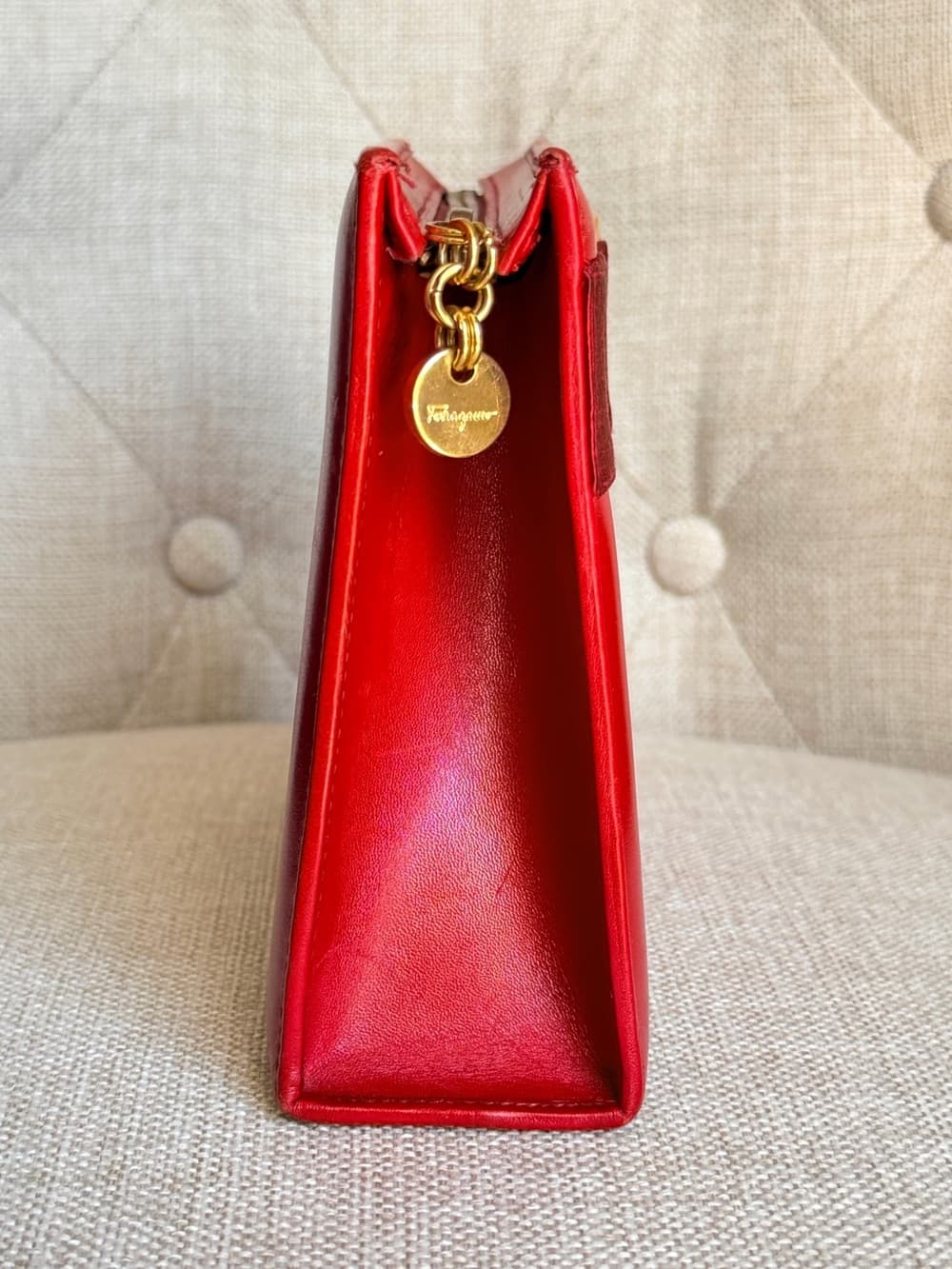 Vintage Salvatore Ferragamo Vara Bow Mini Vanity Case Red Leather Gold Hardware - Thumbnail 4