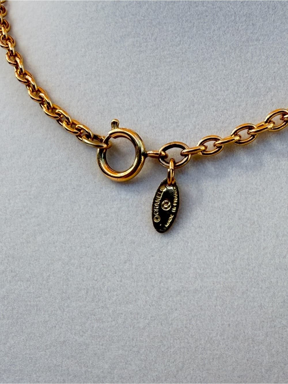 CHANEL CC SUNBURST Cut out Medallion Gold Plated Necklace Vintage Style Pendant - Thumbnail 8