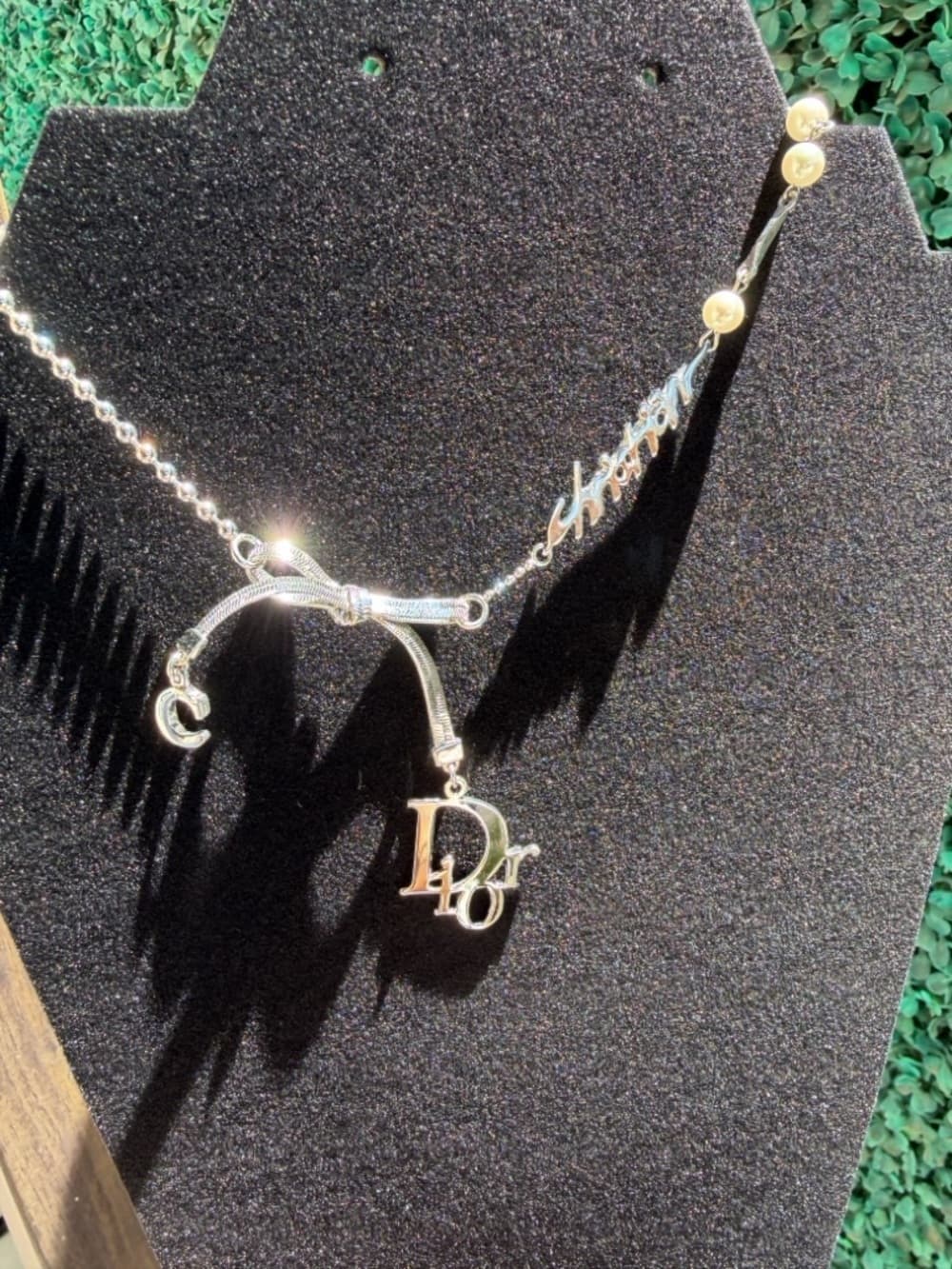 DIOR Cursive Script Choker Logo Pearl & Metal Bowtie CD Silver Tone Chain RARE - Thumbnail 6