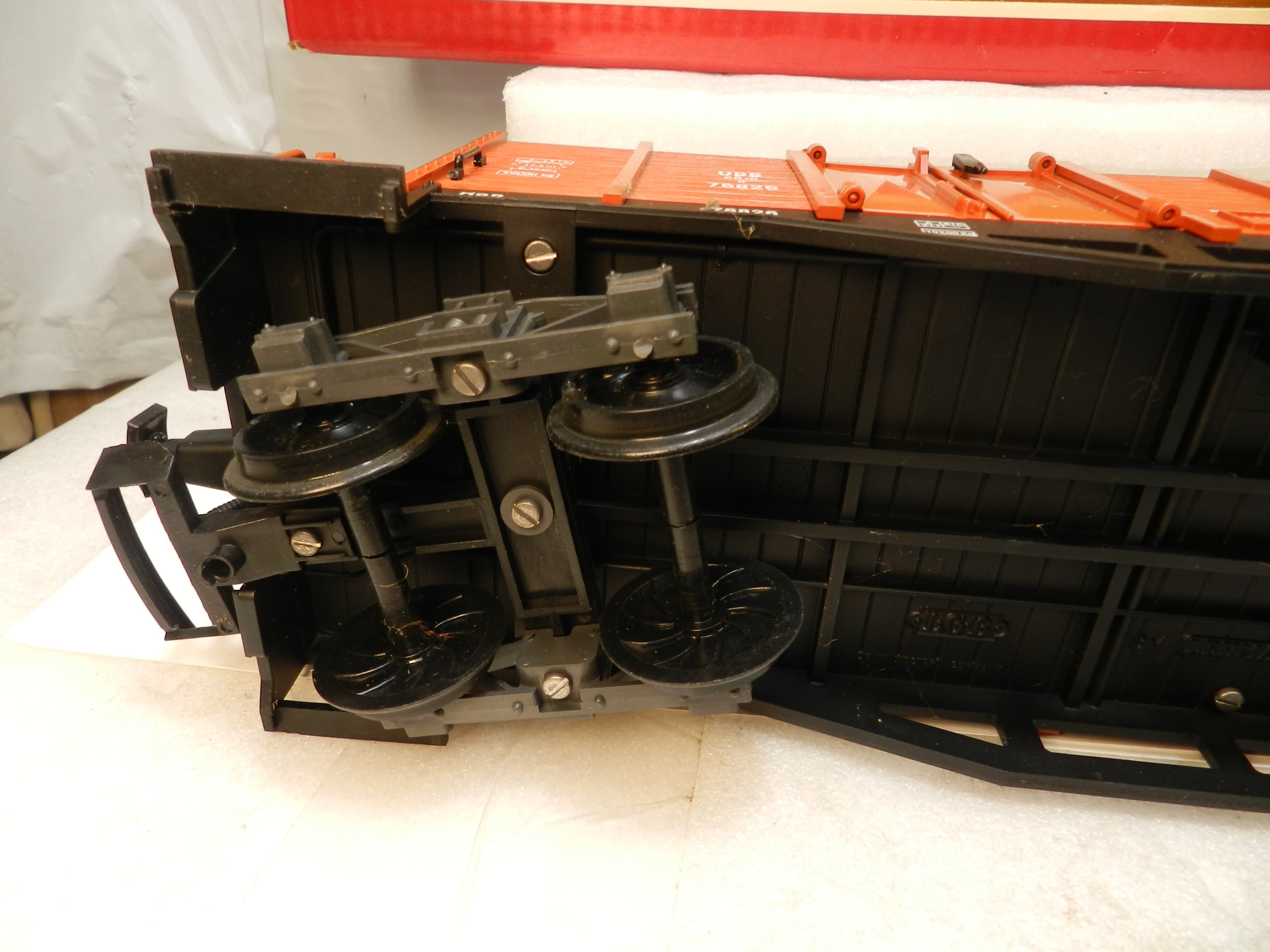 LGB 40240 G Scale  (1:22.5) High-Side Gondola Freight Train Car (P3K) - Thumbnail 8
