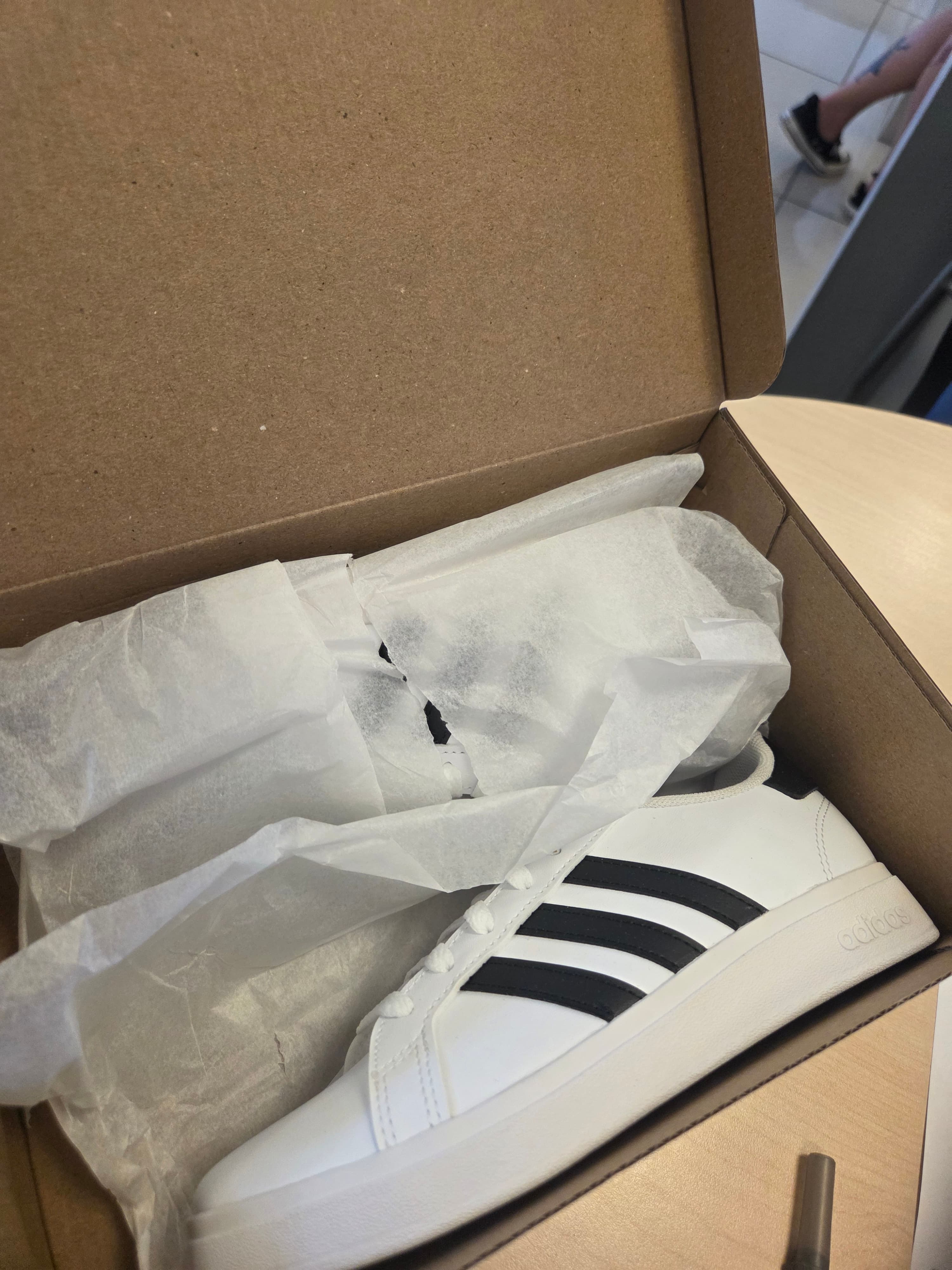 Adidas Grand Court 2.0 K Boys' Sneakers Size 2.5 - Thumbnail 4