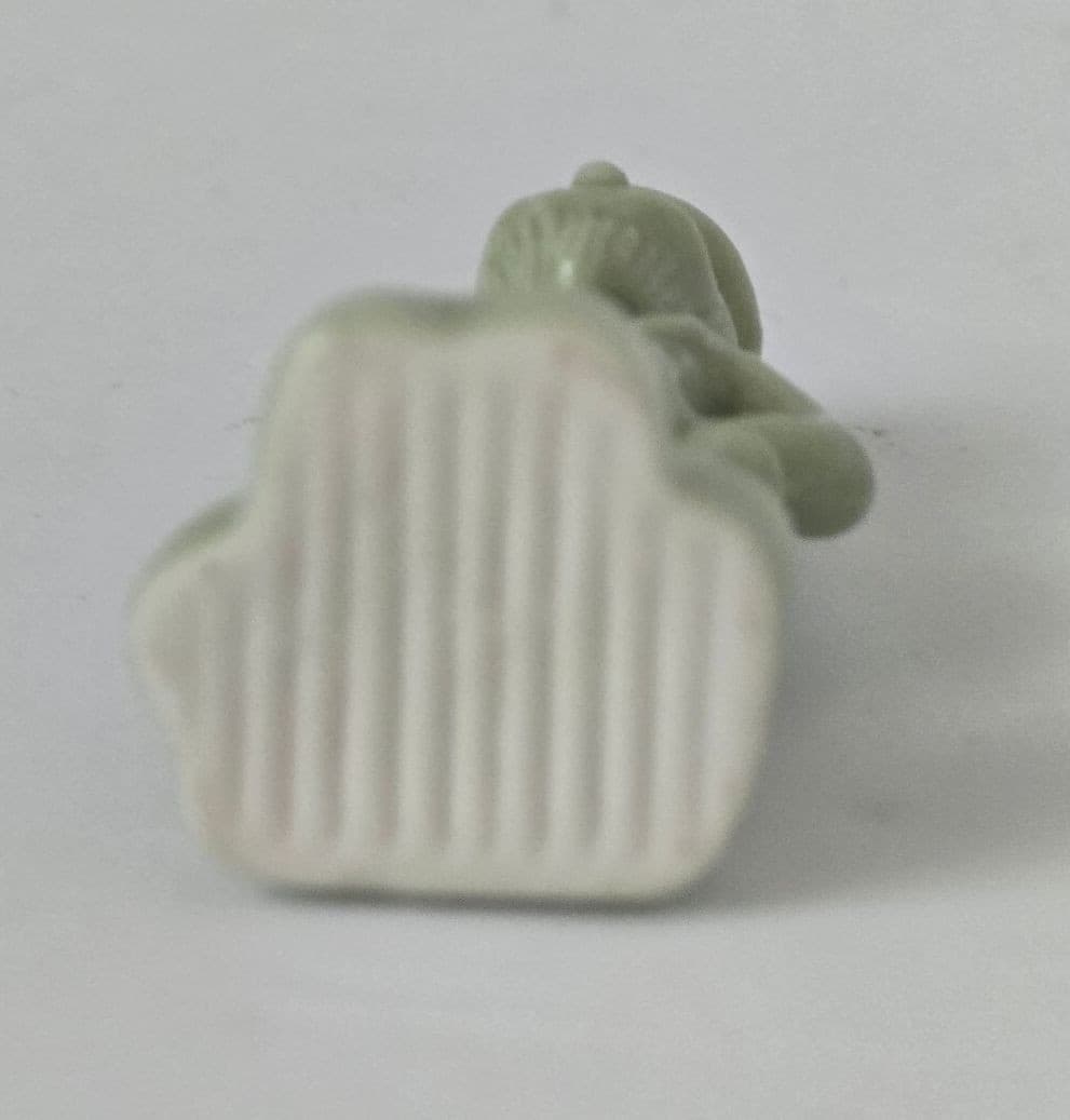 Vintage Wade Whimsies Red Rose Tea Miniature Leprechaun Calendar Series - Thumbnail 6