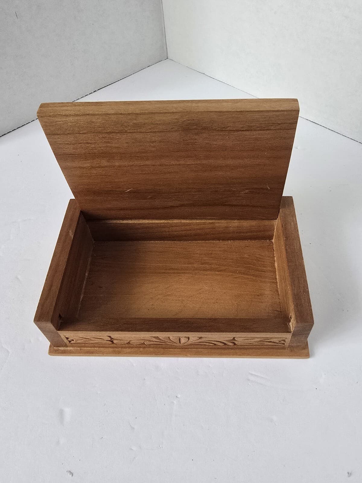 Vintage Hand Carved Wooden Trinket Box Hinged Lid Hungary European Folk Art - Thumbnail 3