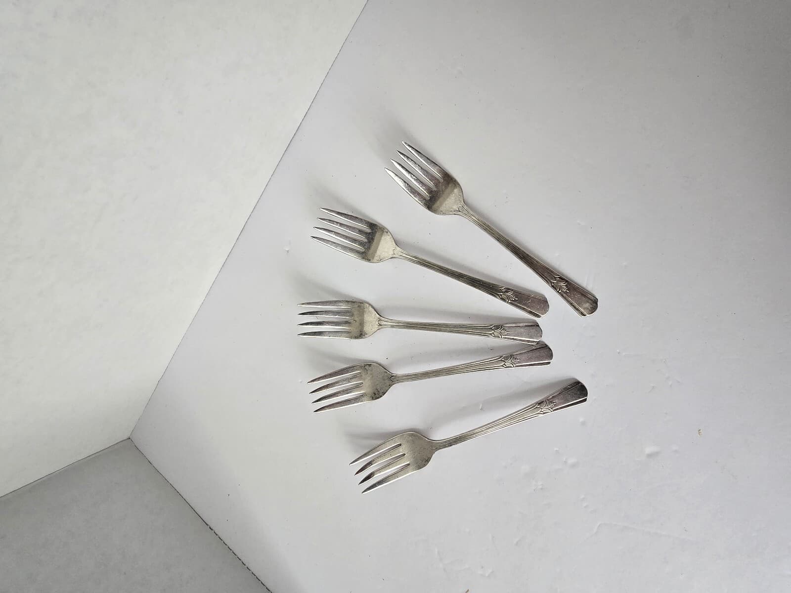 Set of 5 Vintage Silver Plated Small Forks Dessert Appetizer Salad Flatware - Thumbnail 2
