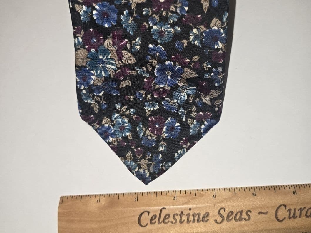 Vintage Bert Pulitzer Silk Tie Floral Pattern Era 1970s/1980s Width 3.75-4" - Thumbnail 5
