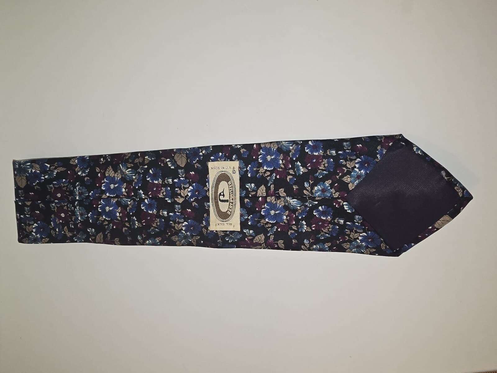 Vintage Bert Pulitzer Silk Tie Floral Pattern Era 1970s/1980s Width 3.75-4" - Thumbnail 3