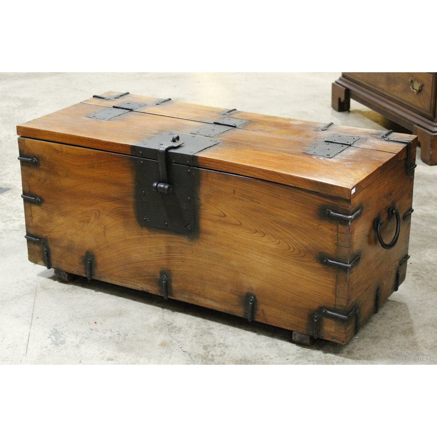 Rustic Mahogany & Iron Blanket Chest - Thumbnail 4