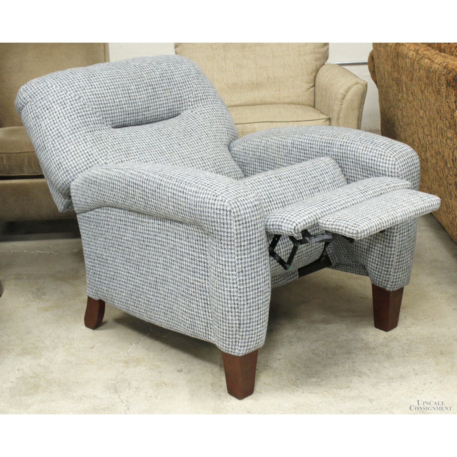 Southern Motion Houndstooth Pattern Recliner - Blue - Thumbnail 2