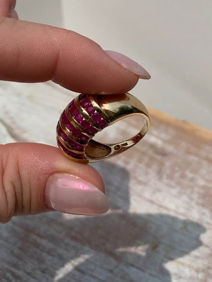 Vintage 10K Gold Natural Ruby Statement Ring | 6.86g | Size 7 - Thumbnail 3