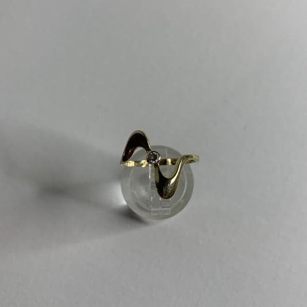 Vintage 14K Gold Wave Ring | CZ Accent | Size 6.75 - Thumbnail 5