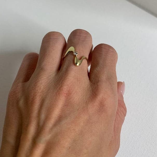 Vintage 14K Gold Wave Ring | CZ Accent | Size 6.75 - Thumbnail 4