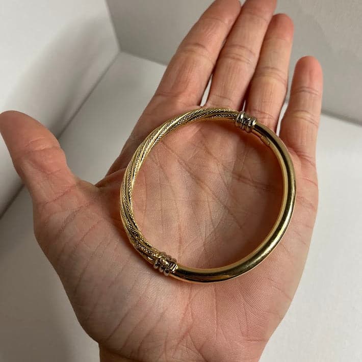 Vintage 10K Gold Textured Bangle Bracelet | 9.9g | Two-Tone Accents - Thumbnail 4
