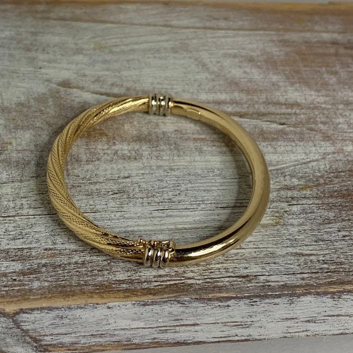 Vintage 10K Gold Textured Bangle Bracelet | 9.9g | Two-Tone Accents - Thumbnail 5