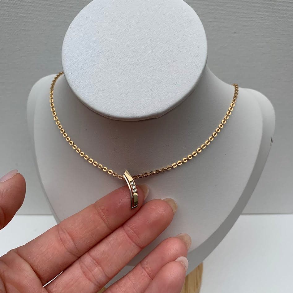 Vintage Solid 8k Gold Curved Pendant | Minimalist Bar Pendant | 333 European Gold - Thumbnail 2