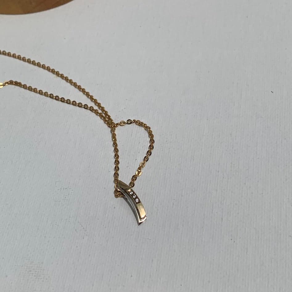 Vintage Solid 8k Gold Curved Pendant | Minimalist Bar Pendant | 333 European Gold - Thumbnail 3