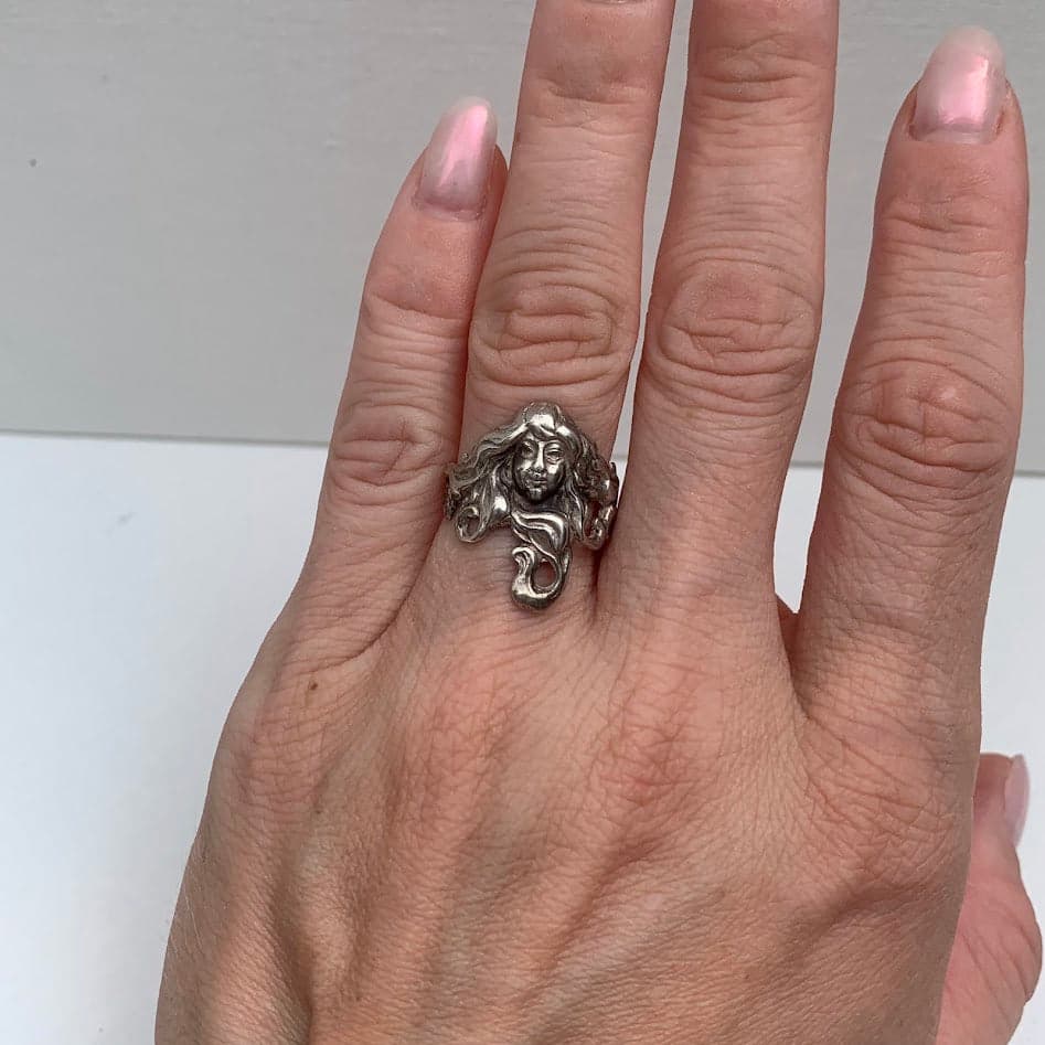 Vintage Sterling Silver Art Nouveau Maiden Ring | Size 6 - Thumbnail 5