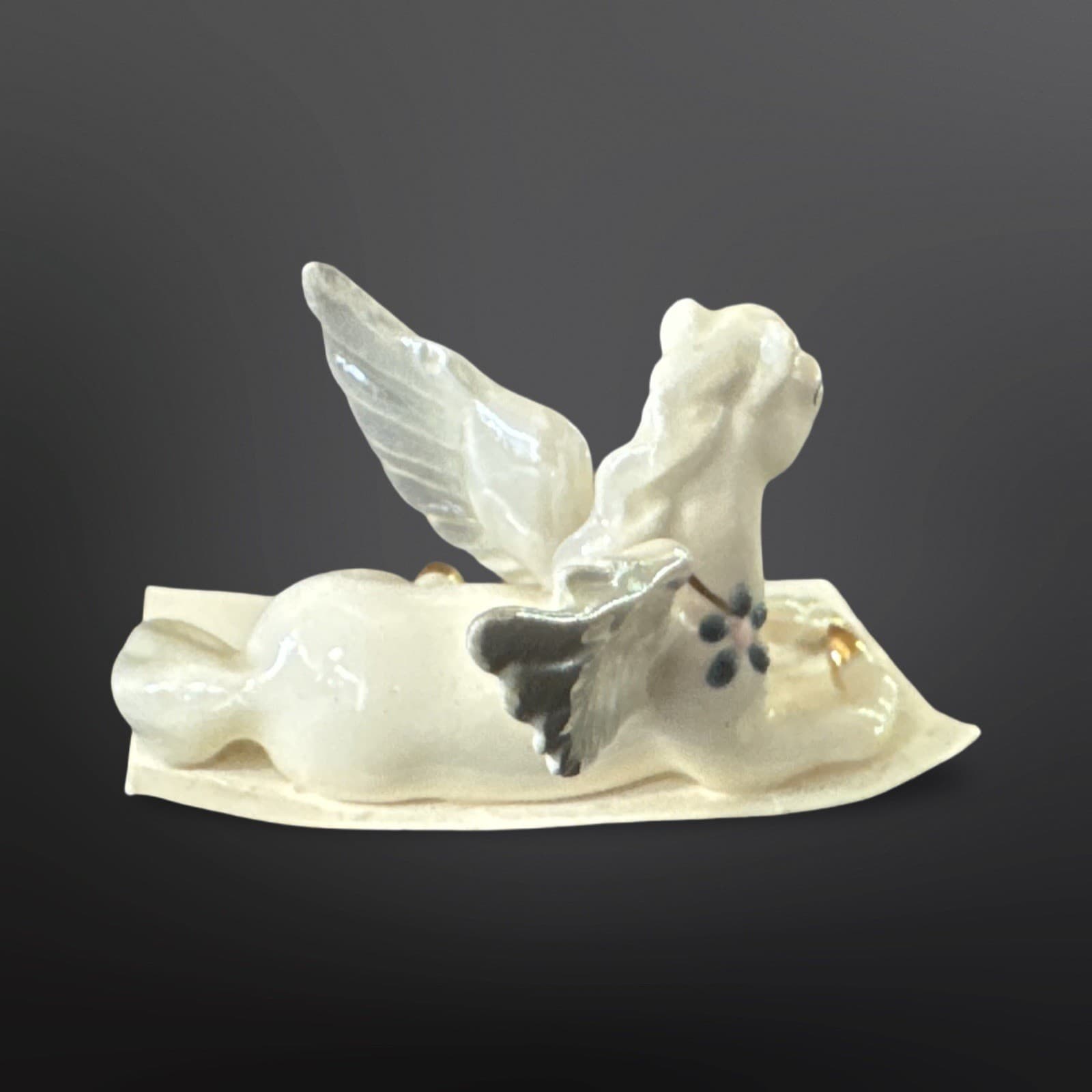 Hagen Renaker Lying Pegasus Figurine On Card White Gold Blue Flowers 2” Vintage - Thumbnail 3