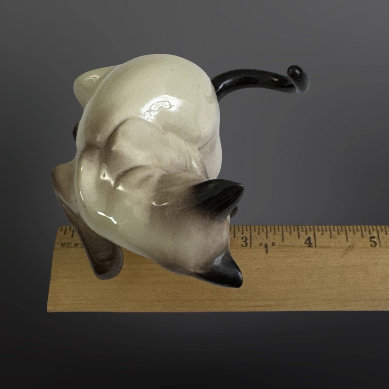 Hagen Renaker DW Designers Workshop Siamese Cat Mama Watching Tail Figurine - Thumbnail 11