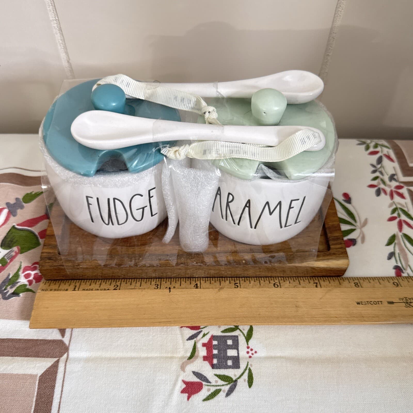 Rae Dunn Fudge And Caramel Ice Cream Bar Set, Lids , Tray & Spoons NEW - Thumbnail 8