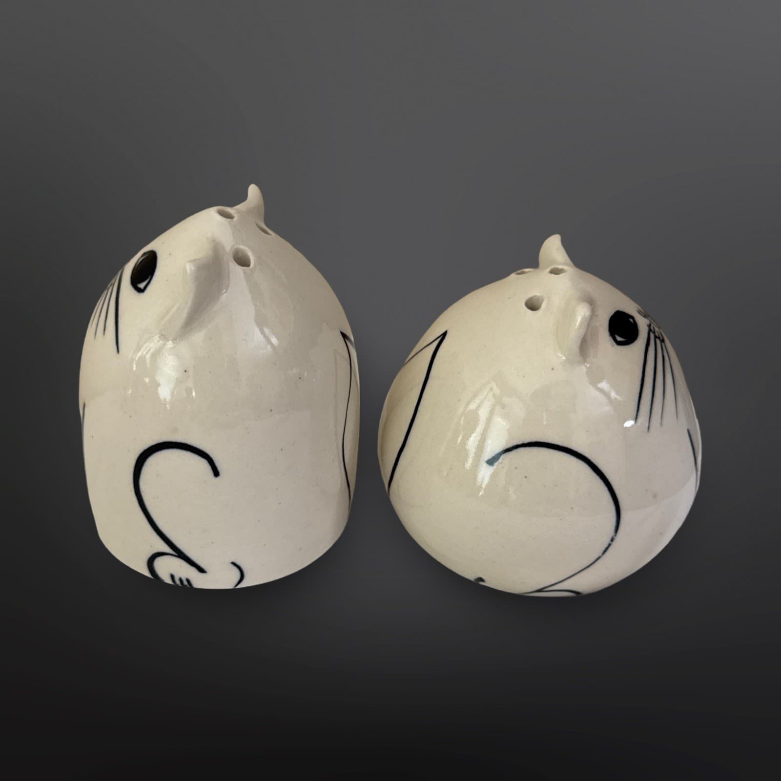 KD Karen Donleavy Art Pottery Black & White Cat Salt & Pepper Shakers Signed - Thumbnail 4