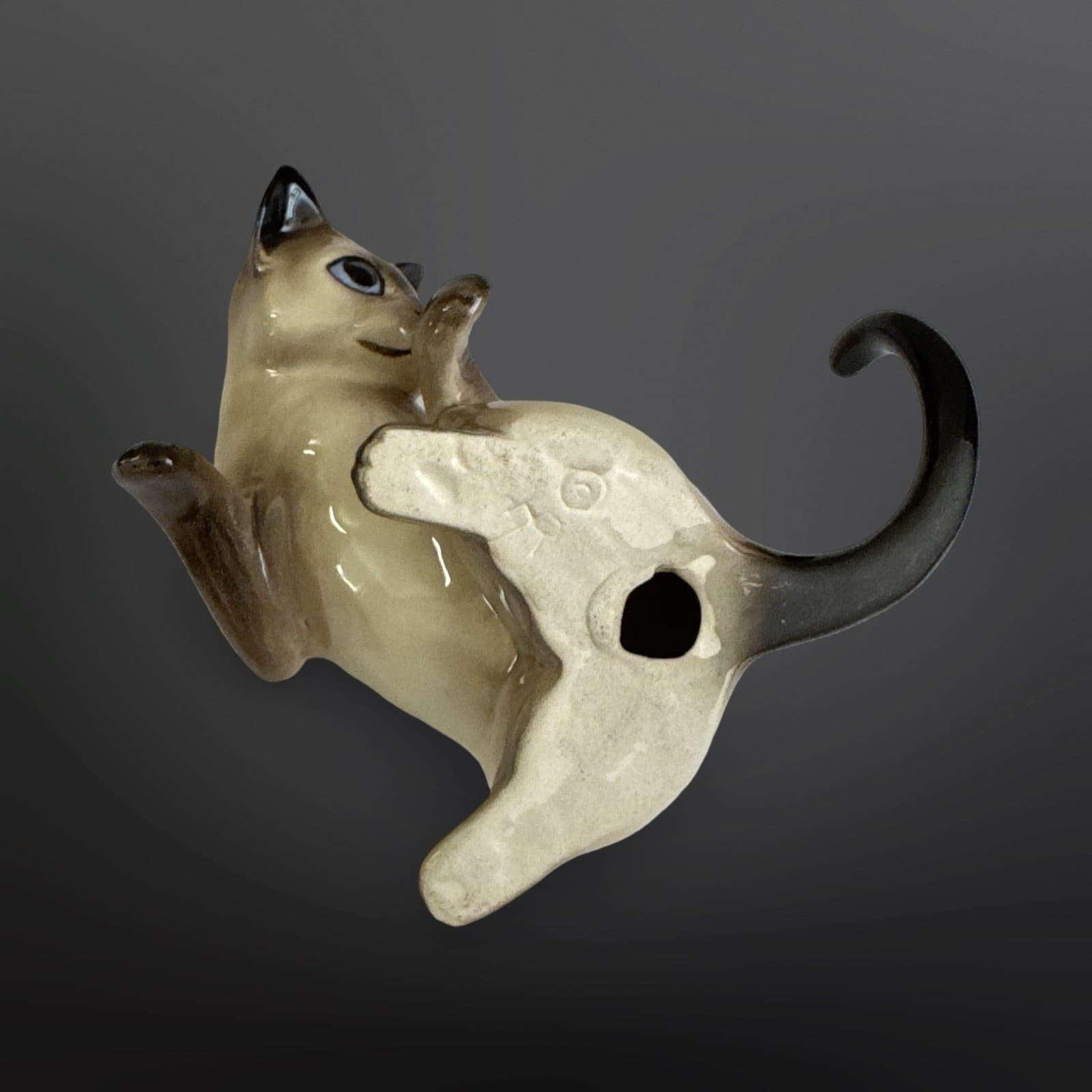 Hagen Renaker DW Designers Workshop Siamese Cat Mama Watching Tail Figurine - Thumbnail 6