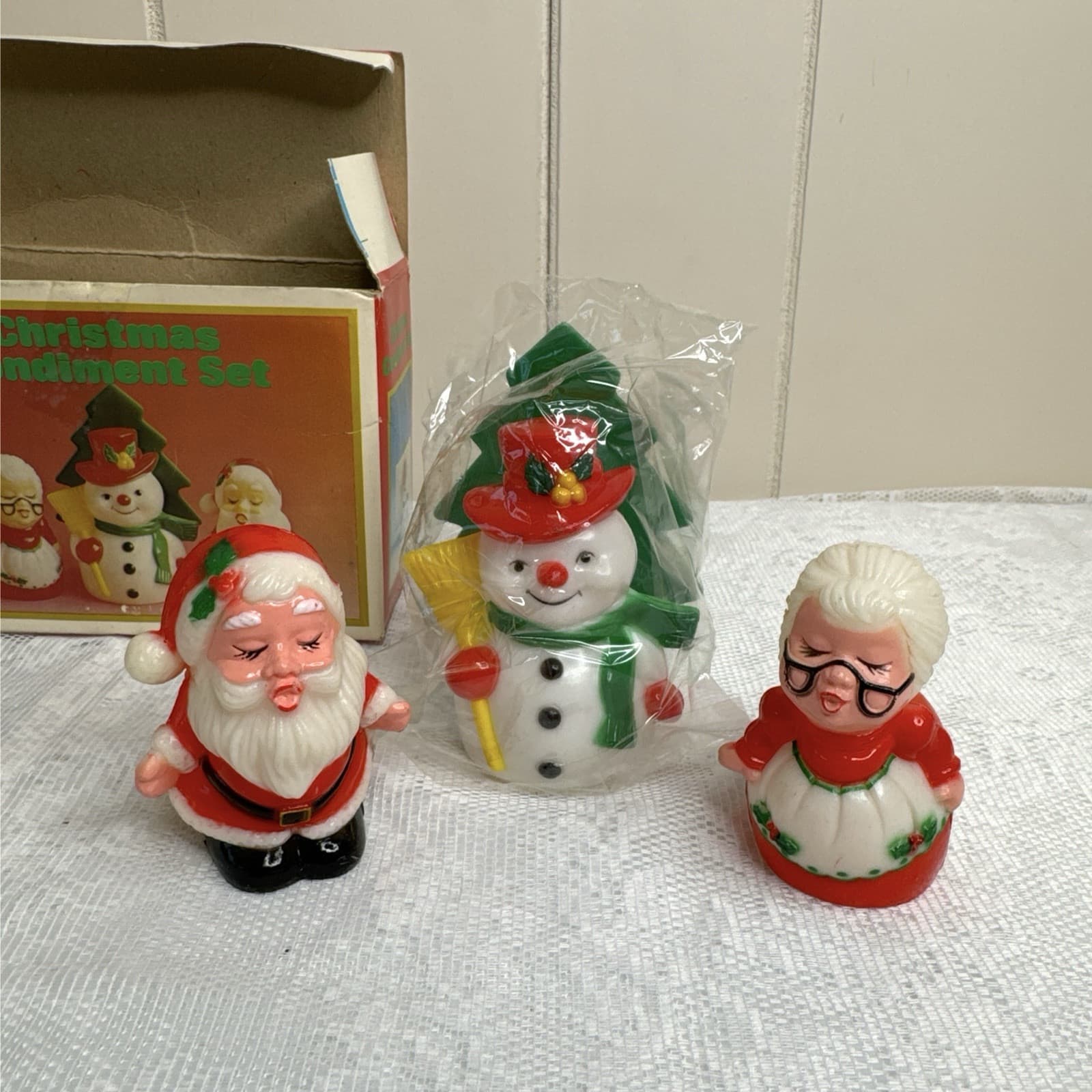 VTG KISSING SANTA & MRS. Claus SNOWMAN Salt & Pepper Napkin Holder Christmas Set - Thumbnail 2