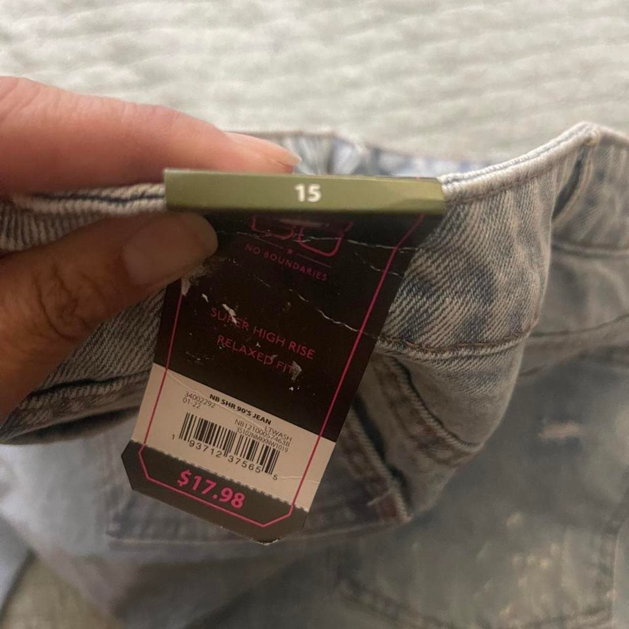No Boundaries Light Wash Distressed Skinny Jeans NWT - Thumbnail 5
