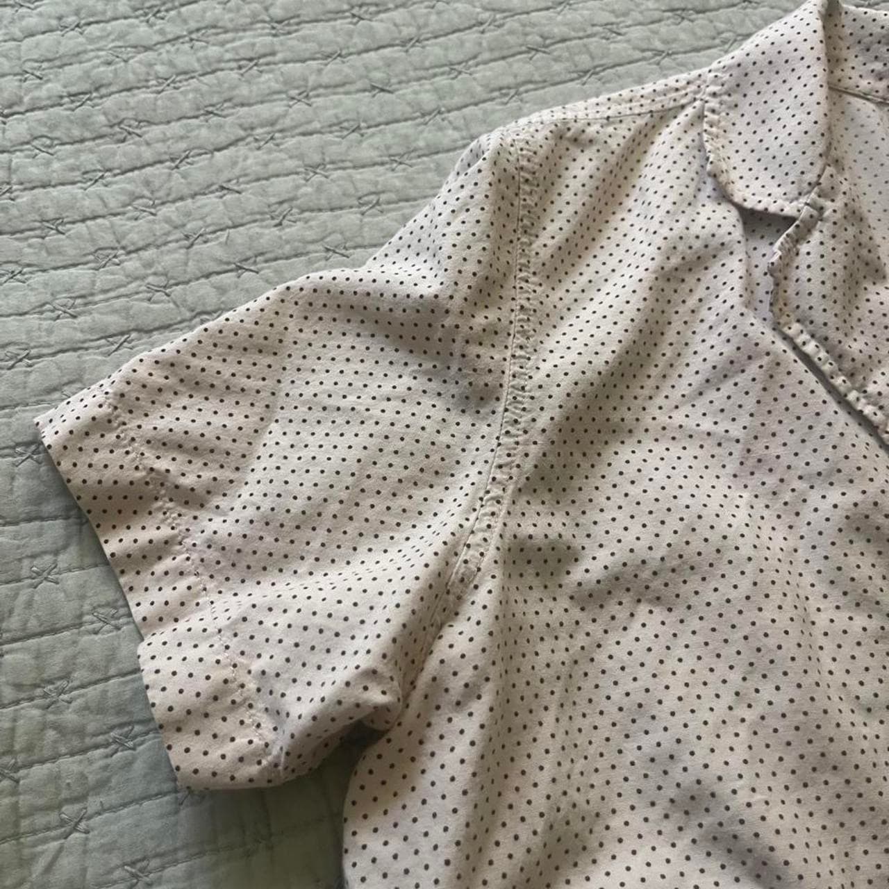 Classic Elements cream & white polka dot button-up shirt in a L #classic #preppy #polkadots #buttonups - Thumbnail 4
