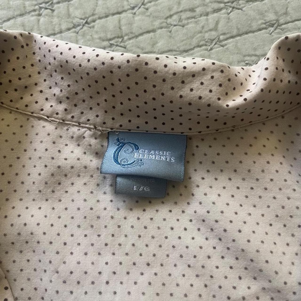 Classic Elements cream & white polka dot button-up shirt in a L #classic #preppy #polkadots #buttonups - Thumbnail 3