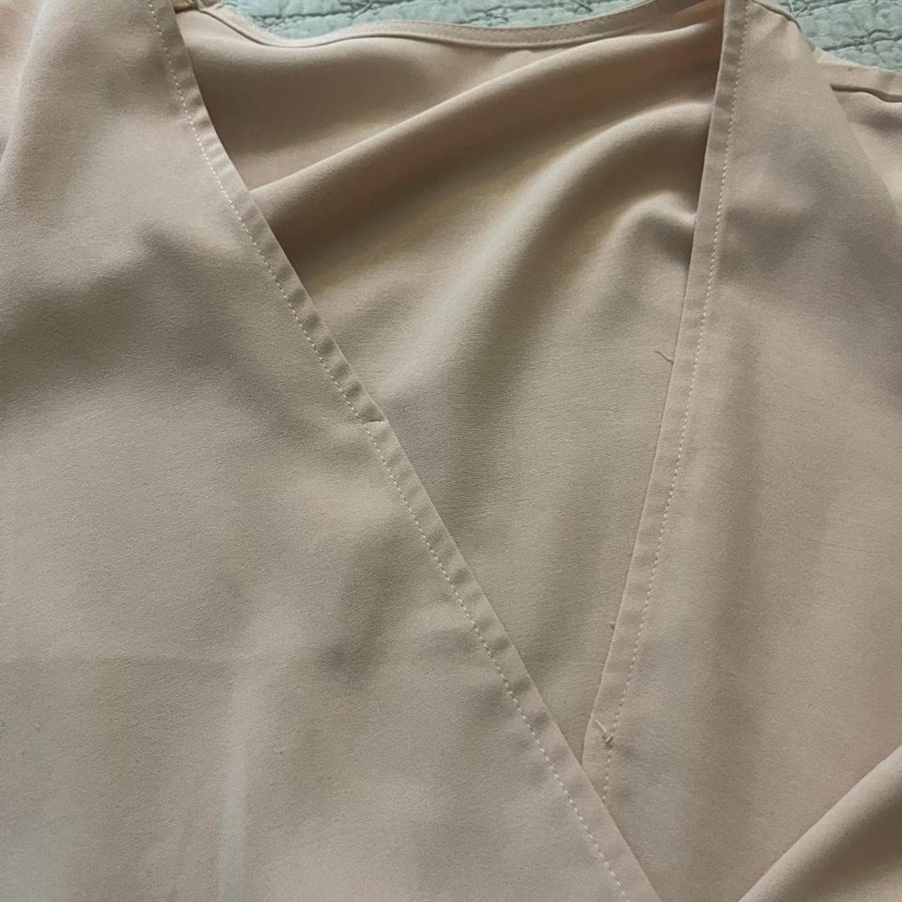 Ivory blouse with wrap detail, missing front clip #blouse #ivory - Thumbnail 3