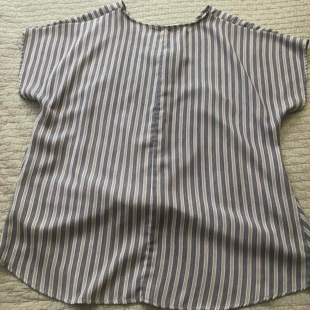 West Kel white and light blue striped blouse with a twist detail, size XL #stripes #twist - Thumbnail 5