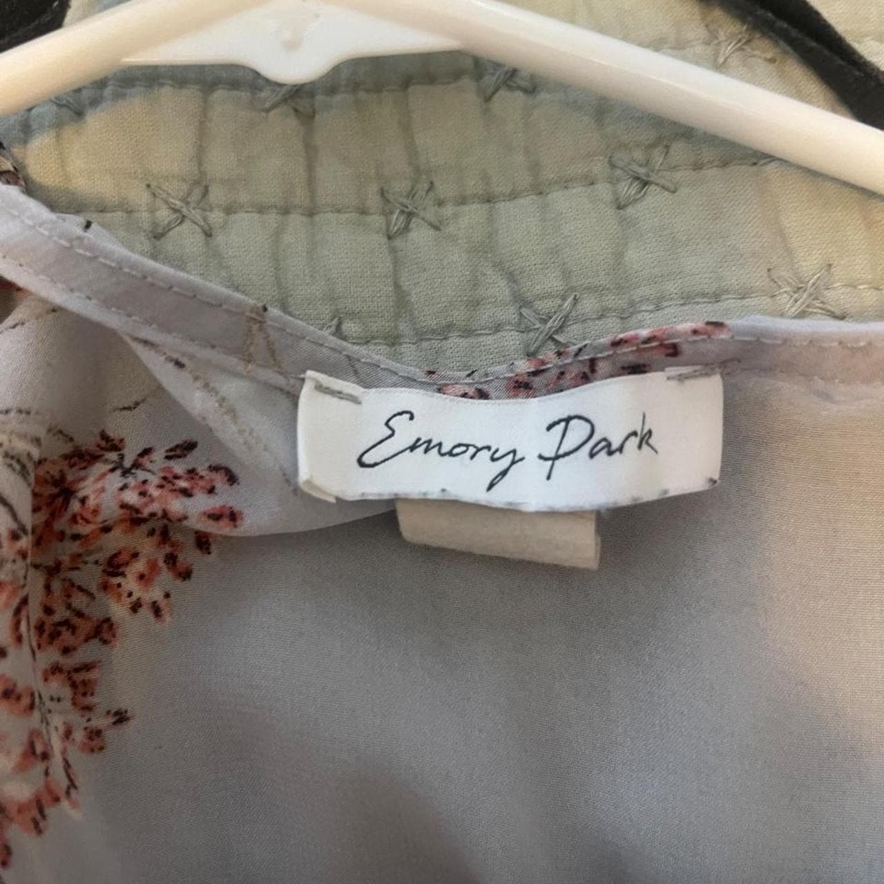 Emory Park floral blouse with pink and white flowers with leaves #floral #blouse - Thumbnail 3