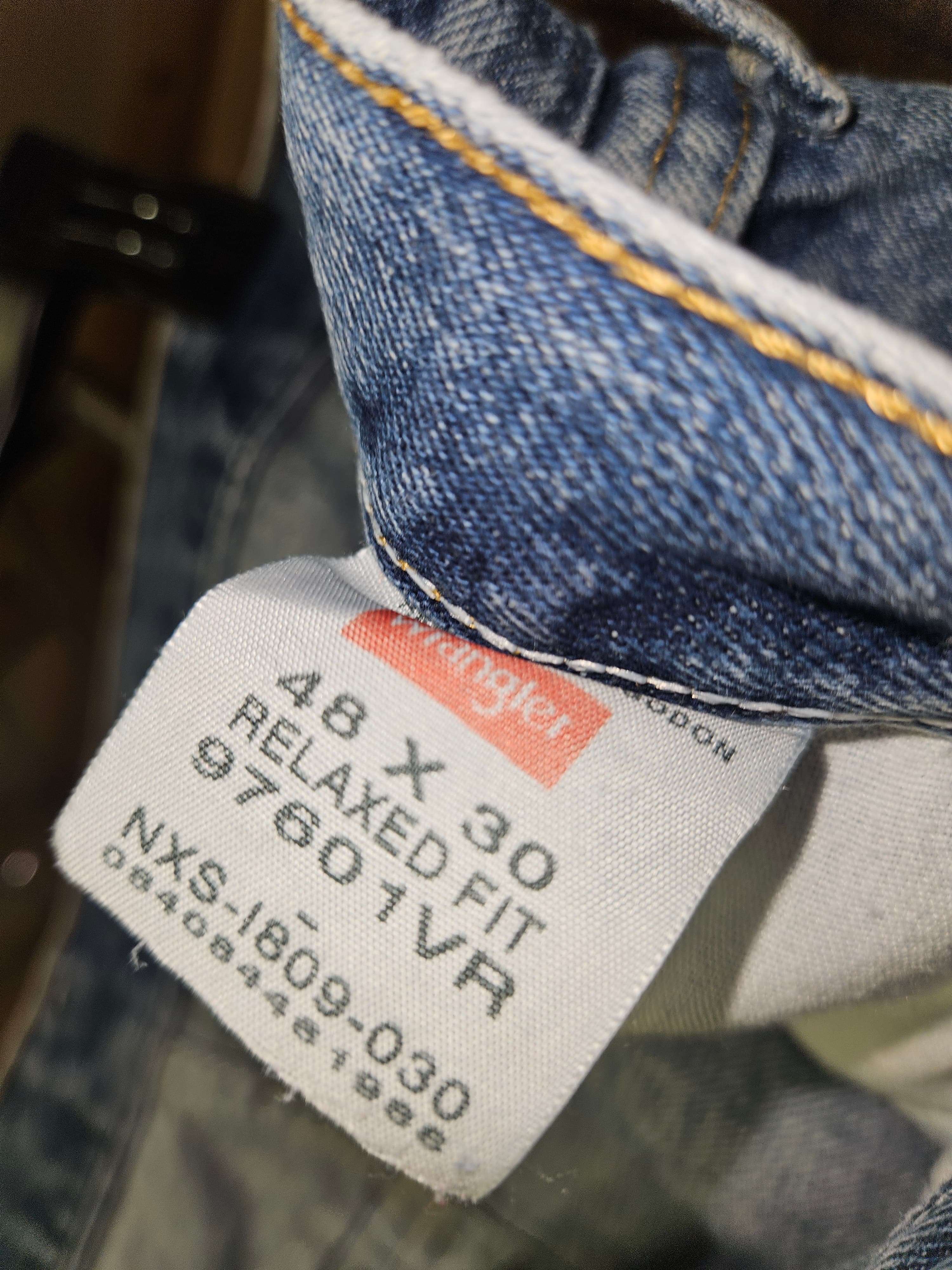 Wrangler Authentic Jeans Classic Fit 48 x 30 - Thumbnail 3