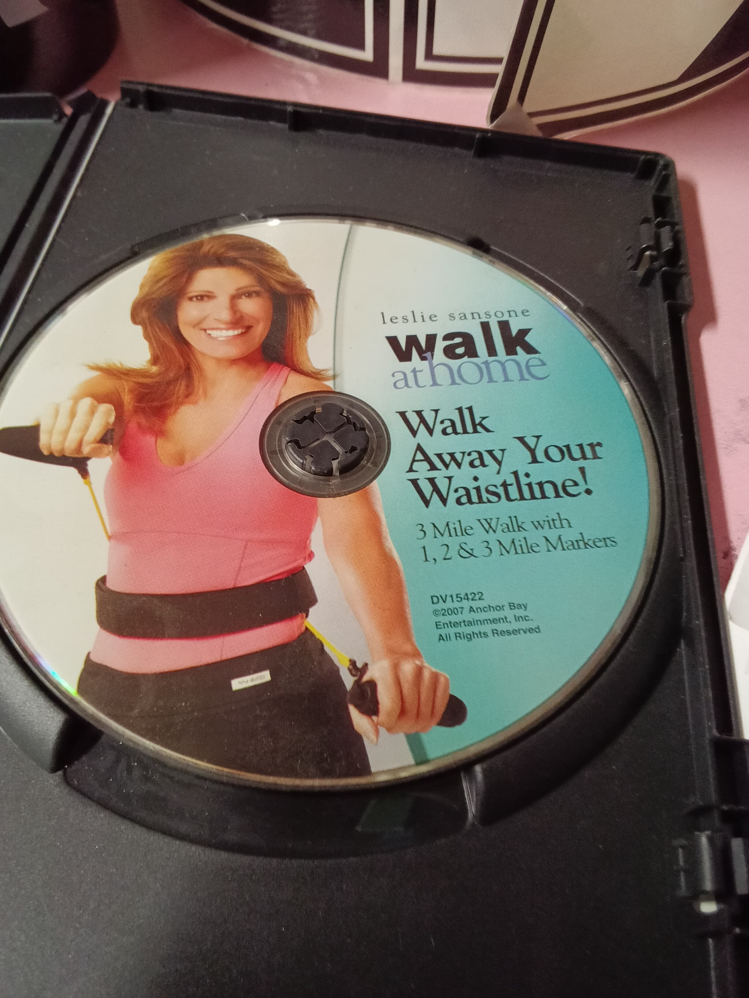 Leslie Sansone: Walk at Home: Walk Away Your Waistline! - Thumbnail 4