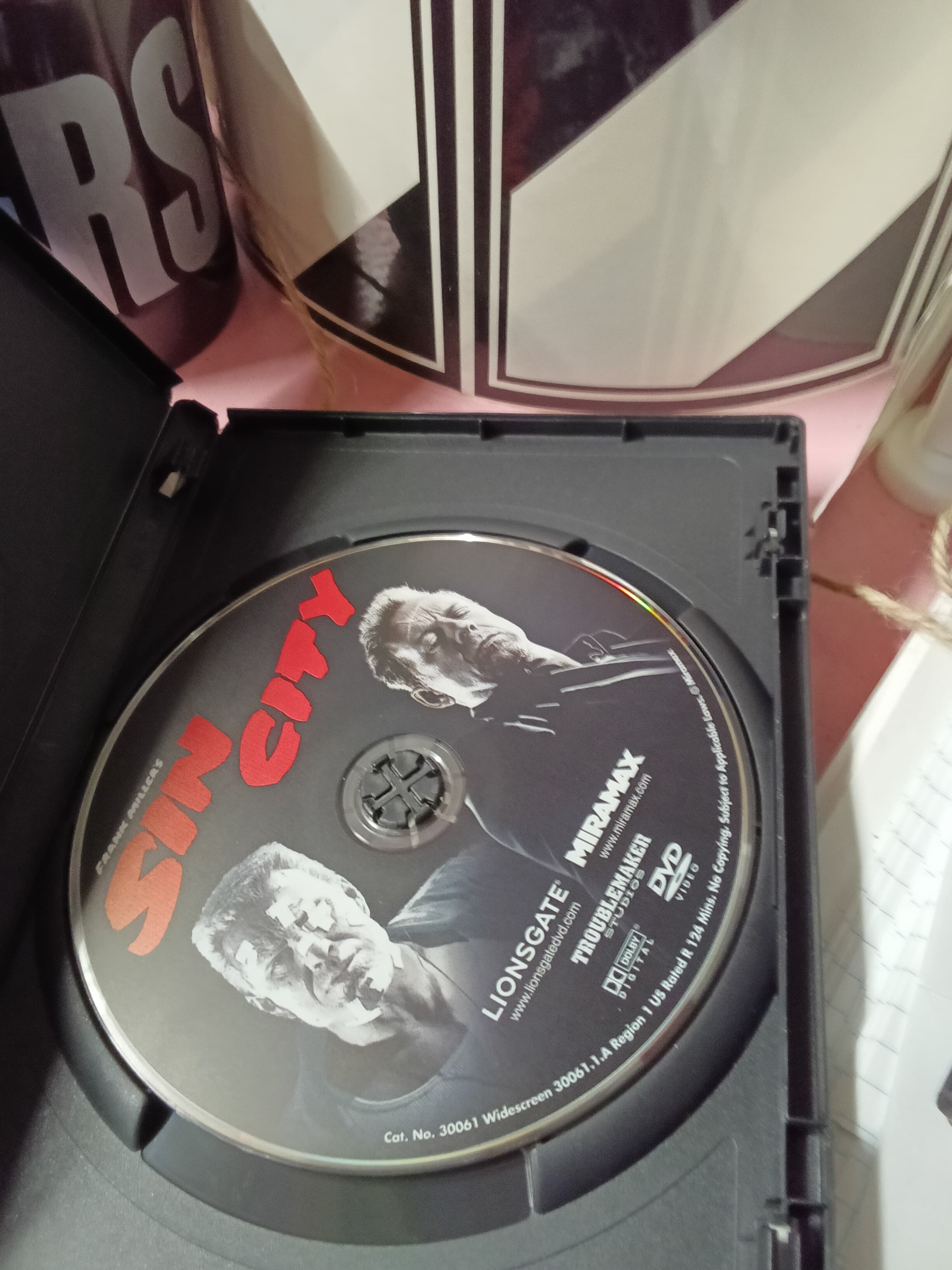 Sin City (DVD) - Thumbnail 6